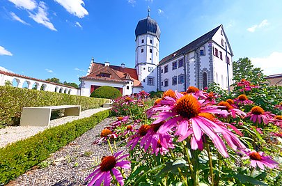 Blumenmeer vor dem Vöhlinschloss in Illertissen
