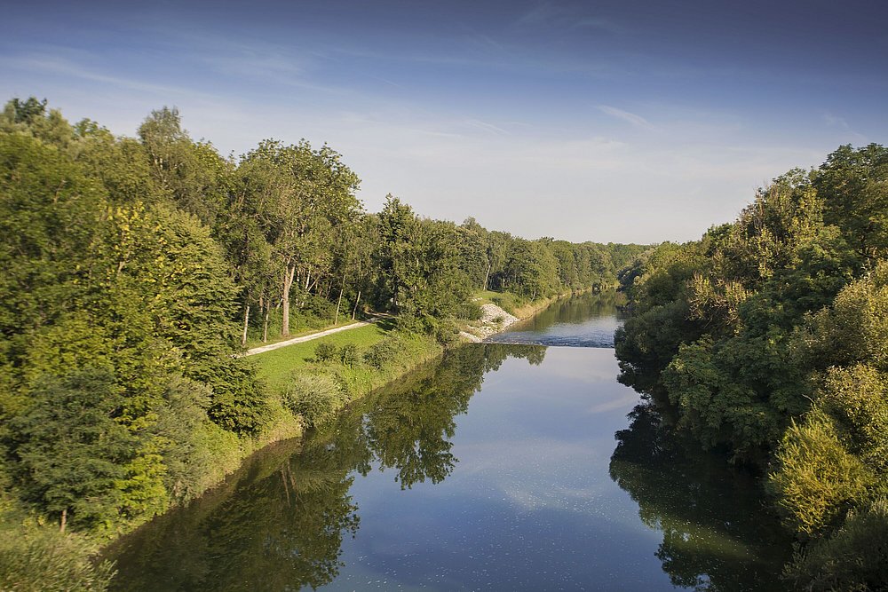 Die grünen Ufer an der Iller in Bayerisch-Schwaben Die grünen Ufer an der Iller in Bayerisch-Schwaben
