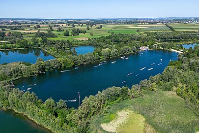 Die Wasserski- und Wakeboard-Anlage in Gundelfingen von oben