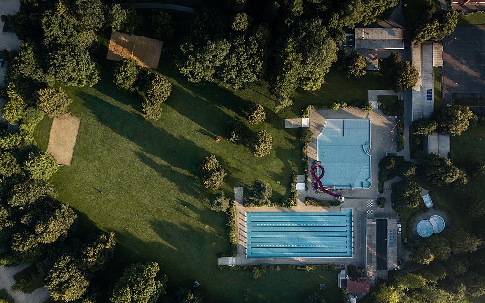 Freibad von Weißenhorn von oben