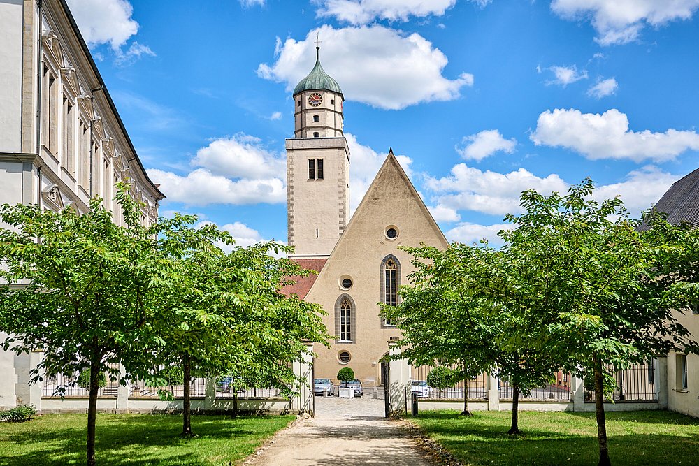 Schloss Oettingen mit Kirche St. Jakob und Park Schloss Oettingen mit Kirche St. Jakob und Park