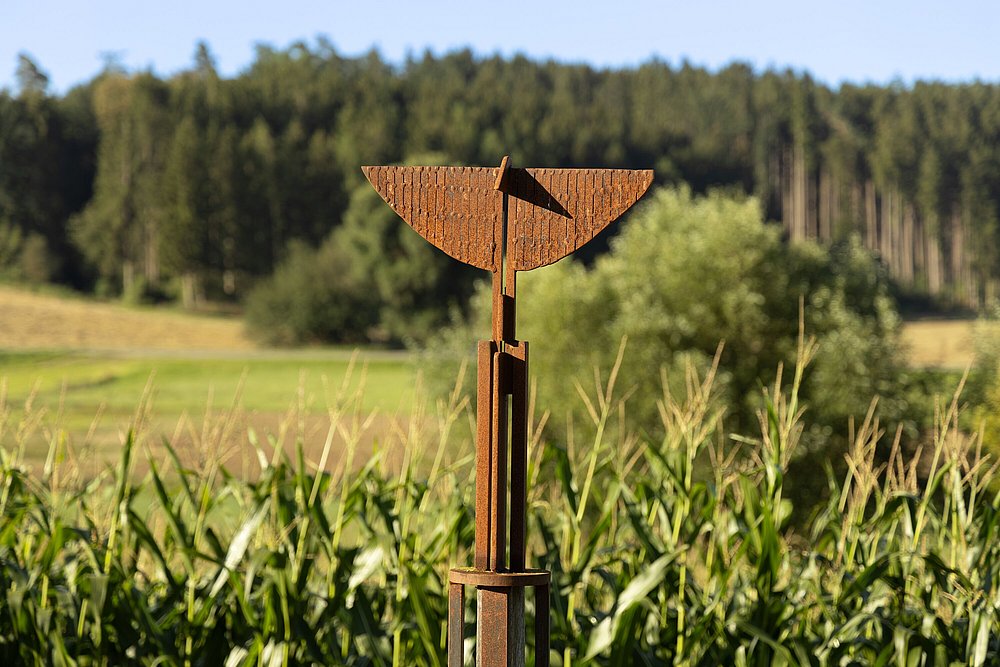 Skulptur auf der Birnbaumallee in Wertingen