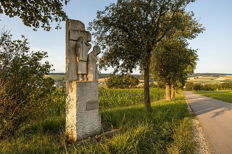 Skulptur am Stationenweg in Buggenhofen