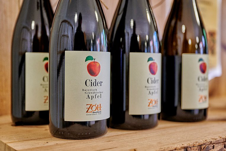 Cider aus heimischen Äpfeln aus der Destillerie Zot in Ustersbach Cider aus heimischen Äpfeln aus der Destillerie Zot in Ustersbach