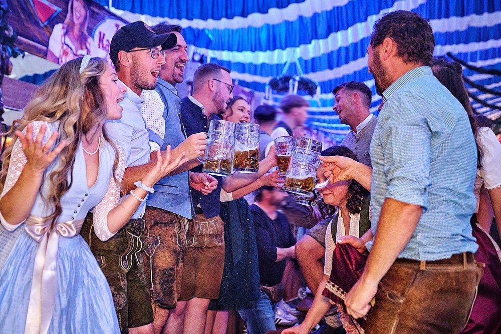 Bierzeltstimmung auf der Nördlinger Mess