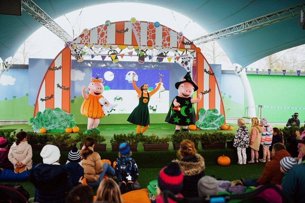 Halloween-Aufführung im Peppa Pig Park