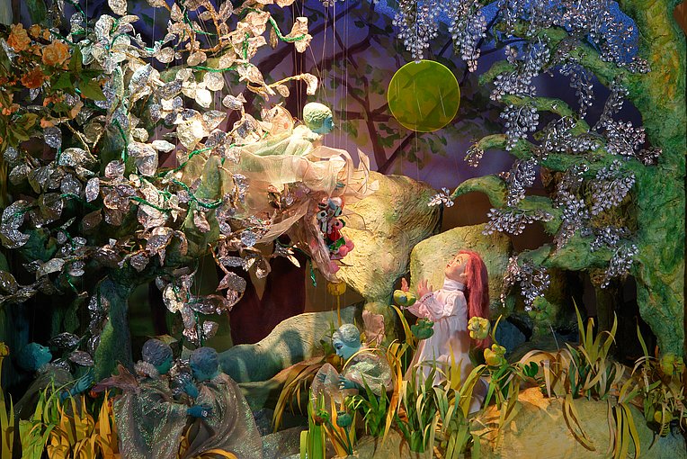 Lisa und die Elfen, Szene aus "Der Wunschvogel oder der schönste aller Wünsche" Augsburger Märchenstraße  