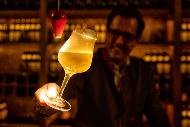 Riegele-Bier ins rechte Licht gesetzt.