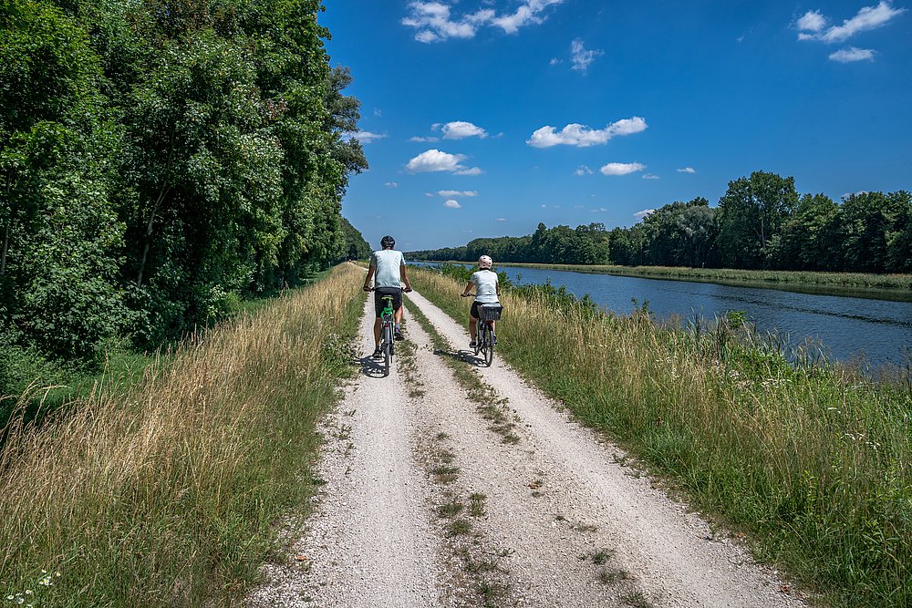 Radfahrer an der Donau