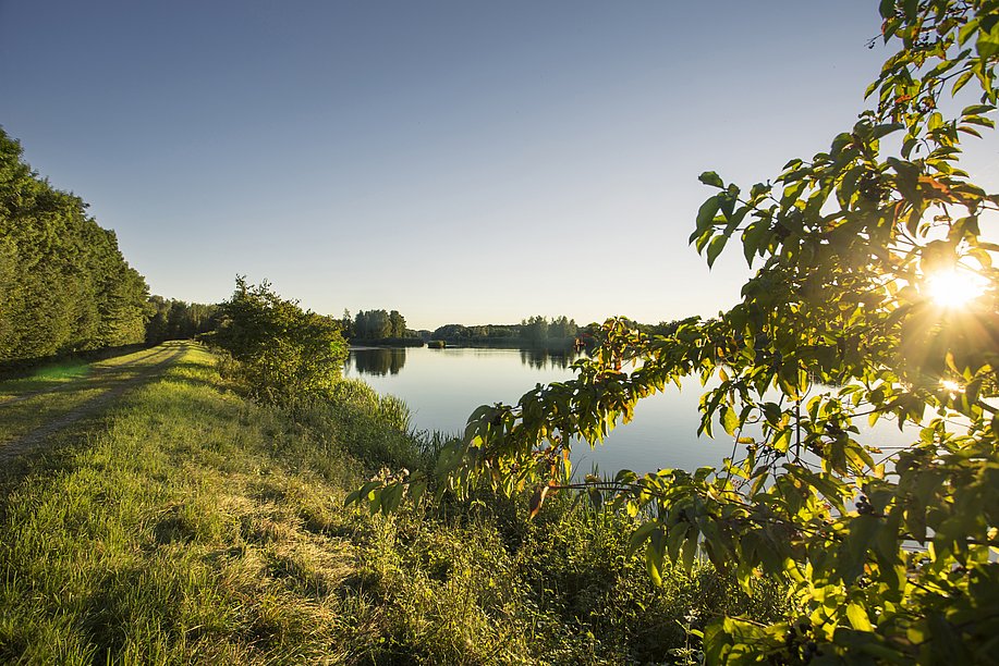 Sonnenuntergang an der Donau in Bayerisch-Schwaben, Radtour