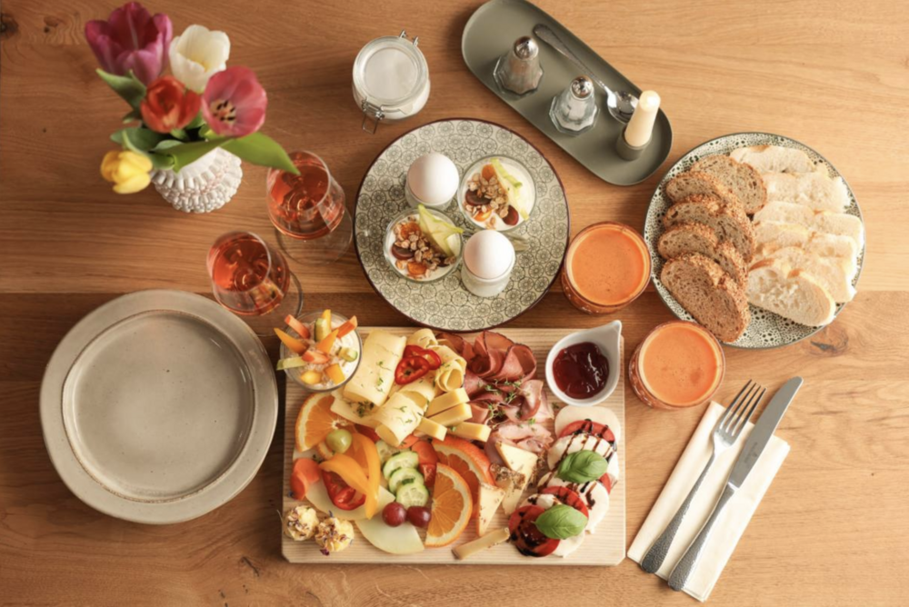 Reichhaltiges Frühstück am Hofladen Landes in Donauwörth
