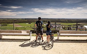 Fahrradfahrer Panormaaussicht Oberelchingen Blick nach NU