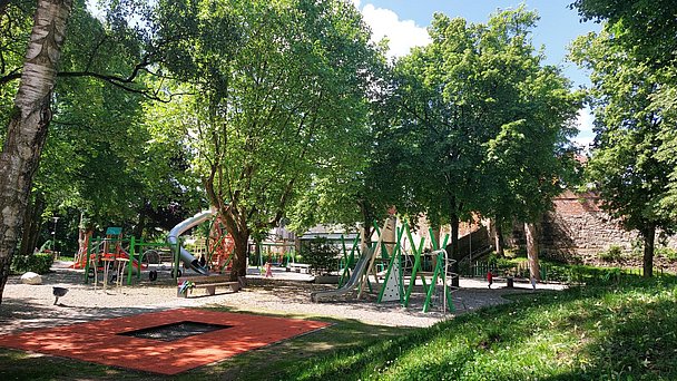 Spielplatz in der Donauwörther Promenade Spielplatz in der Donauwörther Promenade