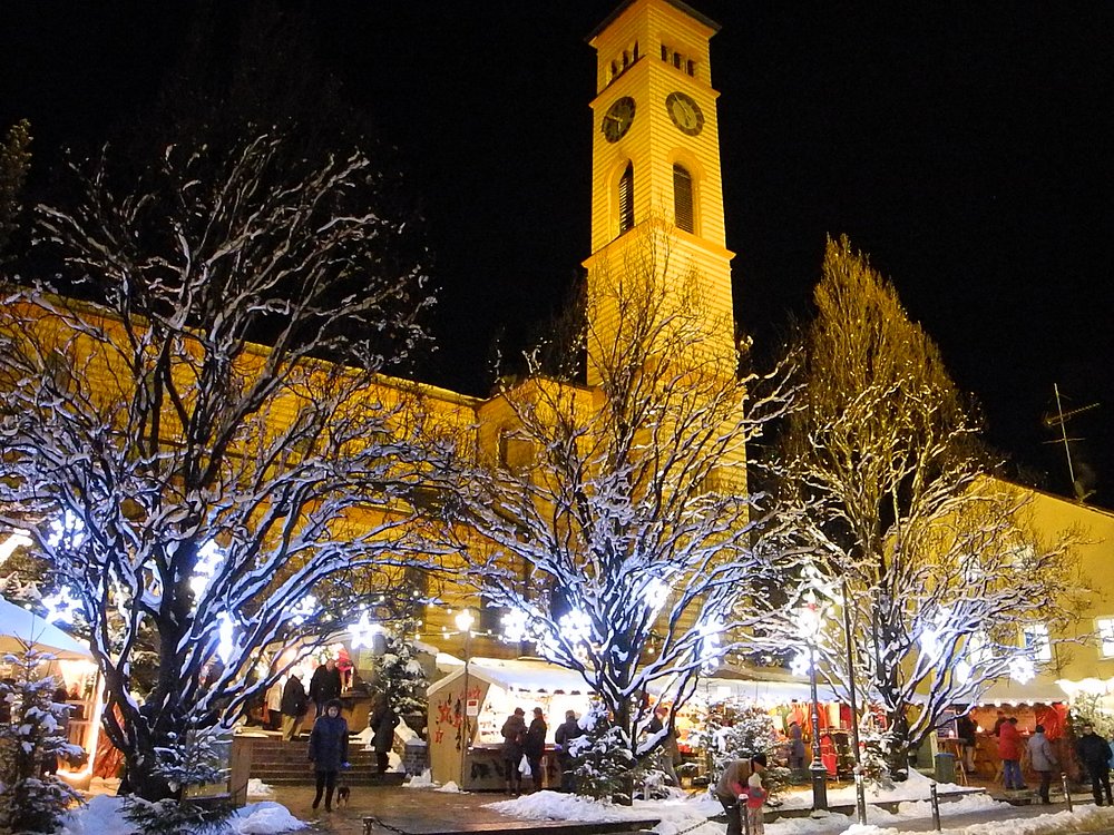 Friedberger Advent mit Blick auf die Stadtkirche