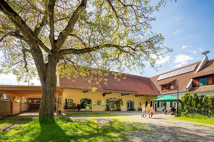 Nutzgebäude an der Umweltstation Mooseum in Bächingen an der Brenz Nutzgebäude an der Umweltstation Mooseum in Bächingen an der Brenz