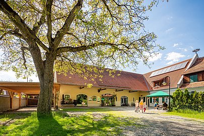 Nutzgebäude an der Umweltstation Mooseum in Bächingen an der Brenz Nutzgebäude an der Umweltstation Mooseum in Bächingen an der Brenz
