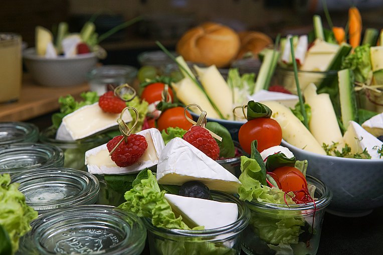 Frühstücksbuffet aus dem Café Kostbar in Ursberg Frühstücksbuffet aus dem Café Kostbar in Ursberg