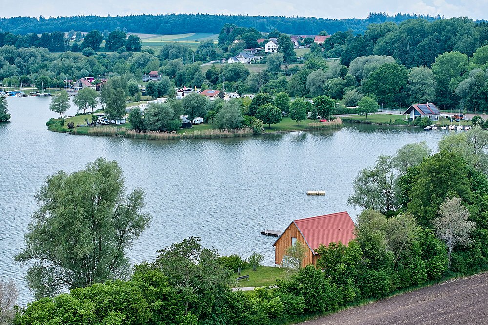 Oberrieder Weiher mit Halbinsel von oben