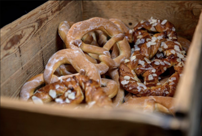 Süße Allerseelenbrezen als bayerische Tradition beim Himmelbäck