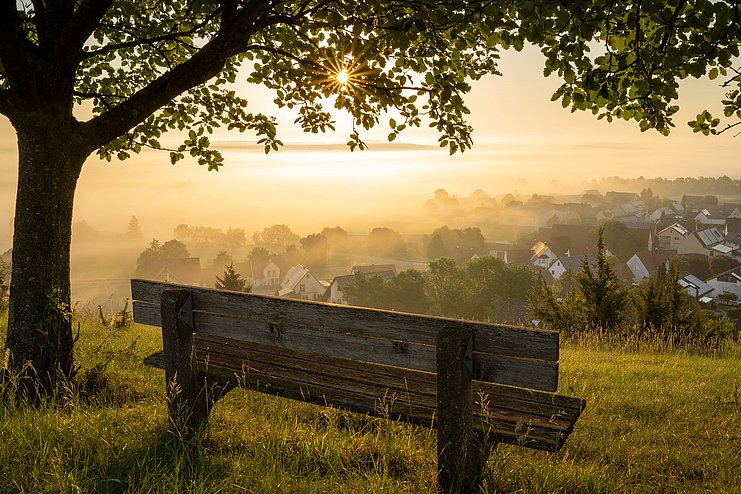 Blick auf das Nördlinger Ries im Nebel bei Hohlheim