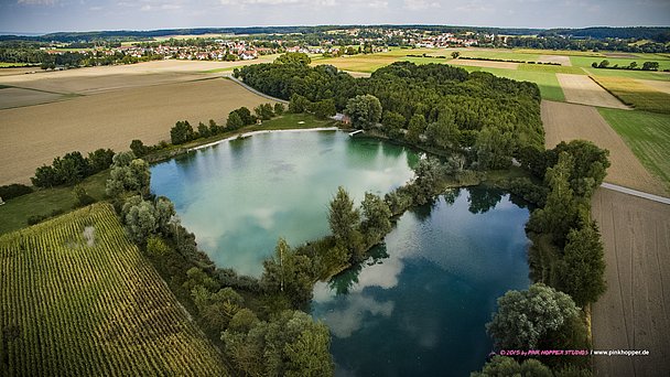 Sommerliche Erfrischung im Badeweiher in Thierhaupten Sommerliche Erfrischung im Badeweiher in Thierhaupten