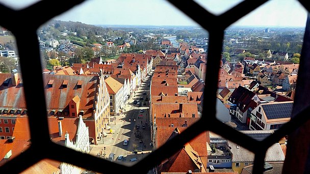 Blick vom Liebfrauenmünster auf die Donauwörther Reichsstraße Blick vom Liebfrauenmünster auf die Donauwörther Reichsstraße