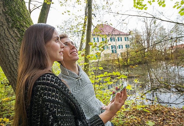 Sisi Lauschtour im Herbst am Schloss Unterwittelsbach