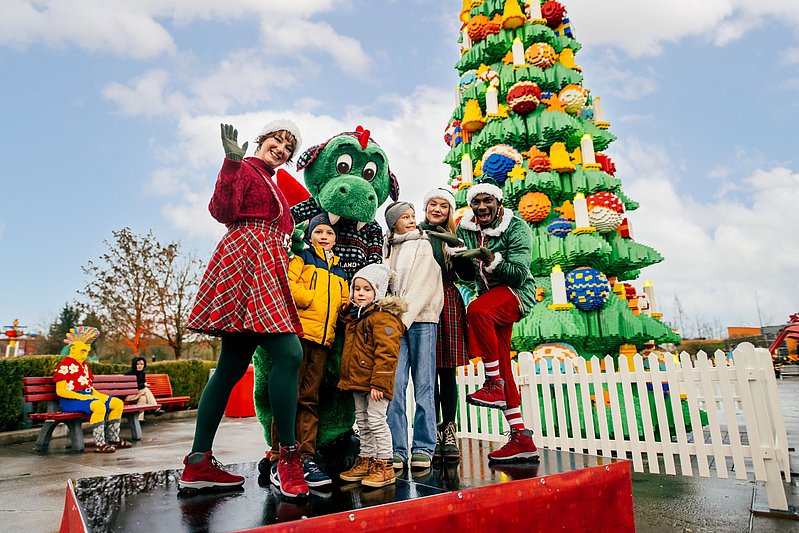 Familie im Winter im Legoland Deutschland