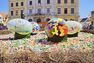 Lauinger Osternest mit den größten Ostereiern der Welt