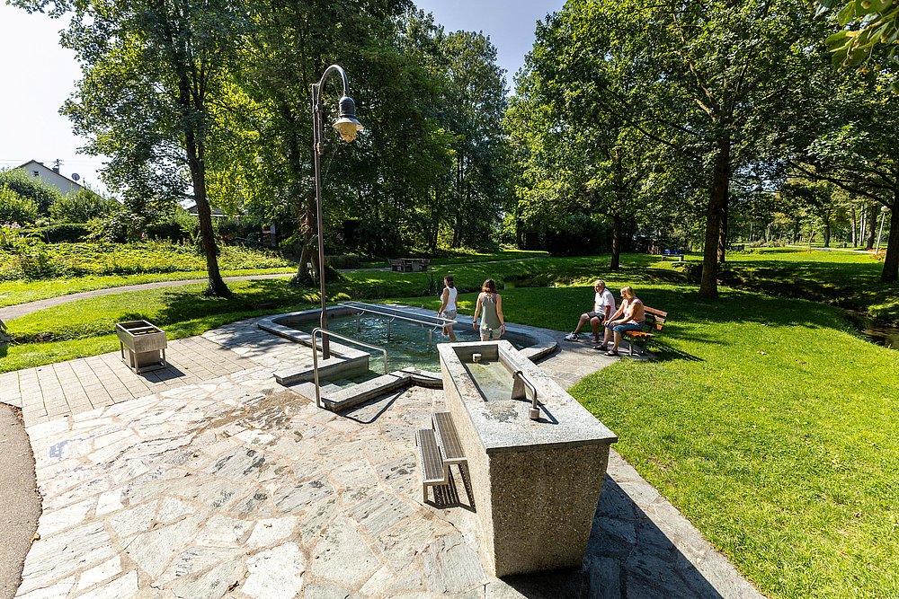 Kneippen auf der Radtour im Schnelle Park