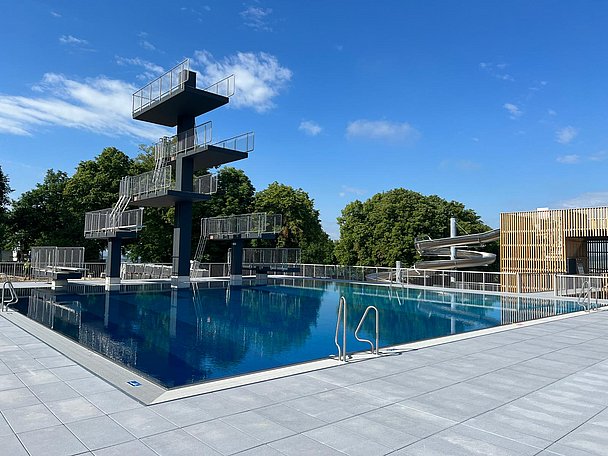 Freibad auf dem Schellenberg, Sprungturm, Donauwörth Freibad auf dem Schellenberg, Sprungturm, Donauwörth