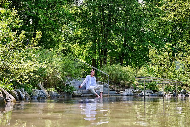 Kneippen an der Donau in Lauingen