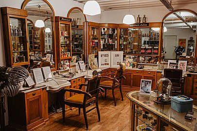 Zopf's Friseurmuseum in Neu-Ulm hält viele alte Schätze bereit Zopf's Friseurmuseum in Neu-Ulm hält viele alte Schätze bereit