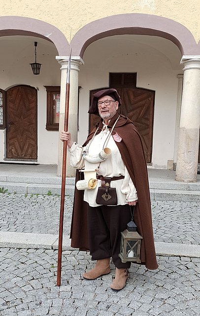 Der Nachtwächter Paul Silberbaur von Weißenhorn auf einer Führung