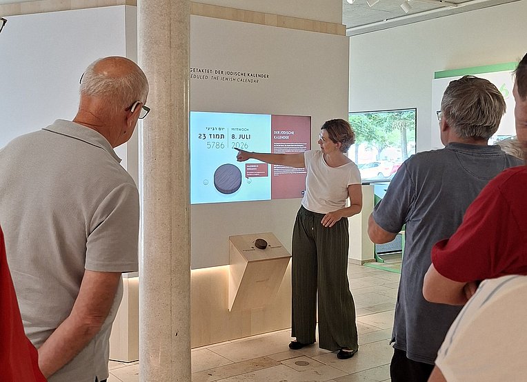 Führung im Schulmuseum Ichenhausen Führung im Schulmuseum Ichenhausen