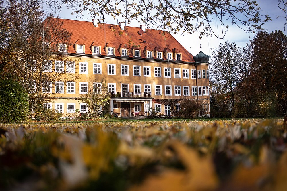 Schloss Blumenthal im Herbst
