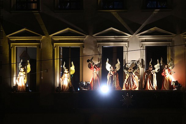 Das traditionelle Augsburger Engelesspiel auf dem Christkindlesmarkt