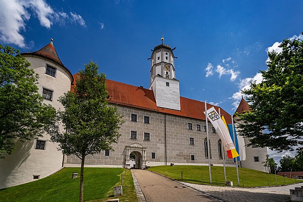 Fassade von Schloss Höchstädt in Bayerisch-Schwaben Fassade von Schloss Höchstädt in Bayerisch-Schwaben