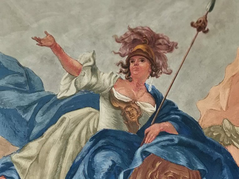 Das Deckengemälde des Münzkabinetts in Günzburg zeigt die Göttin Moneta Das Deckengemälde des Münzkabinetts in Günzburg zeigt die Göttin Moneta