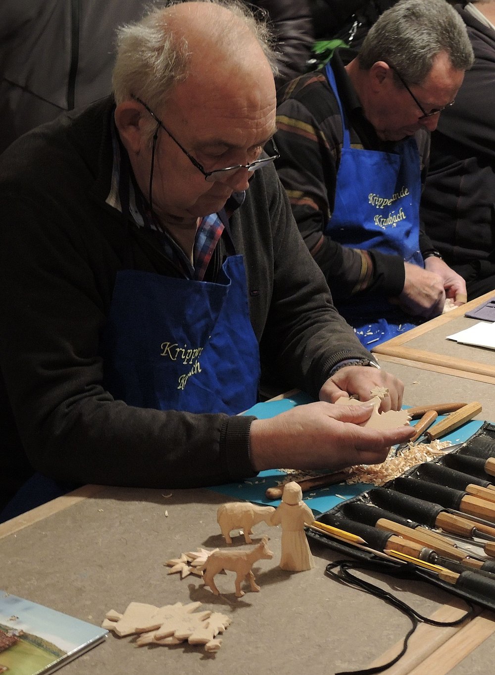 Krumbacher Krippenfreunde zur Krippenausstelung im Advent