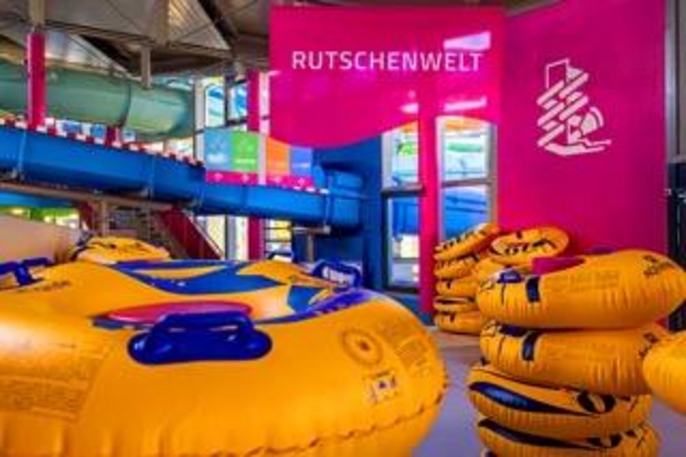 Die große Rutschenwelt mit Reifen im Erlebnisbad in Neu-Ulm Die große Rutschenwelt mit Reifen im Erlebnisbad in Neu-Ulm