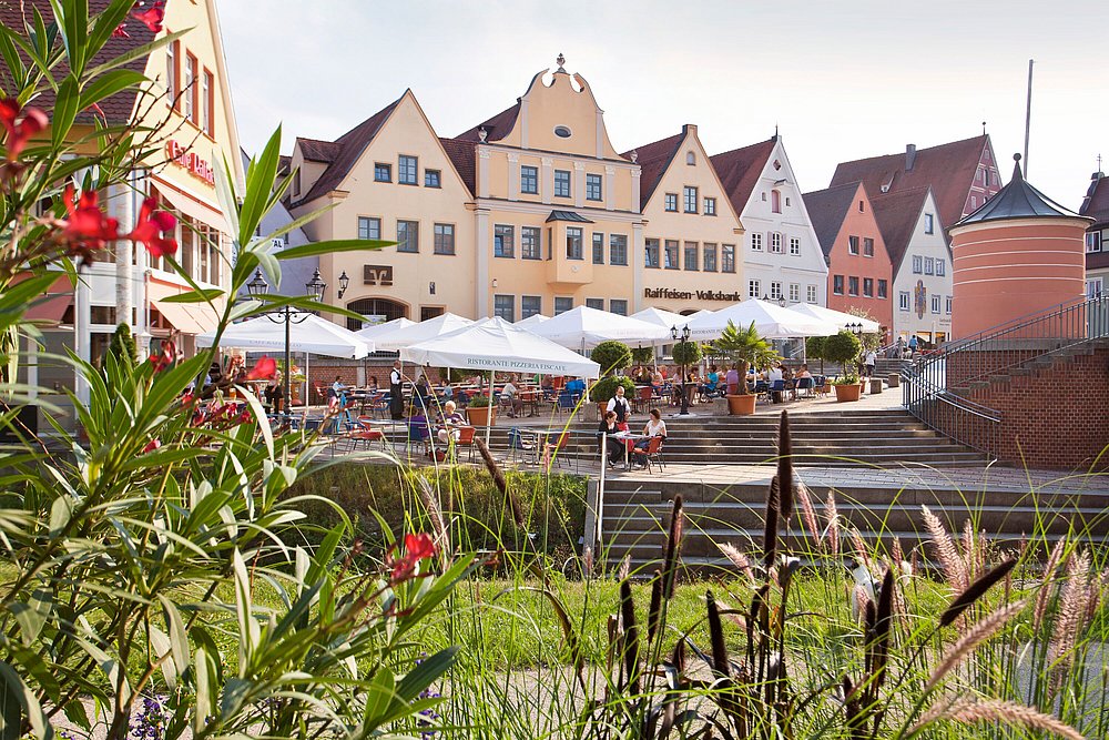 Außengastronomie auf der Insel Ried in Donauwörth Außengastronomie auf der Insel Ried in Donauwörth