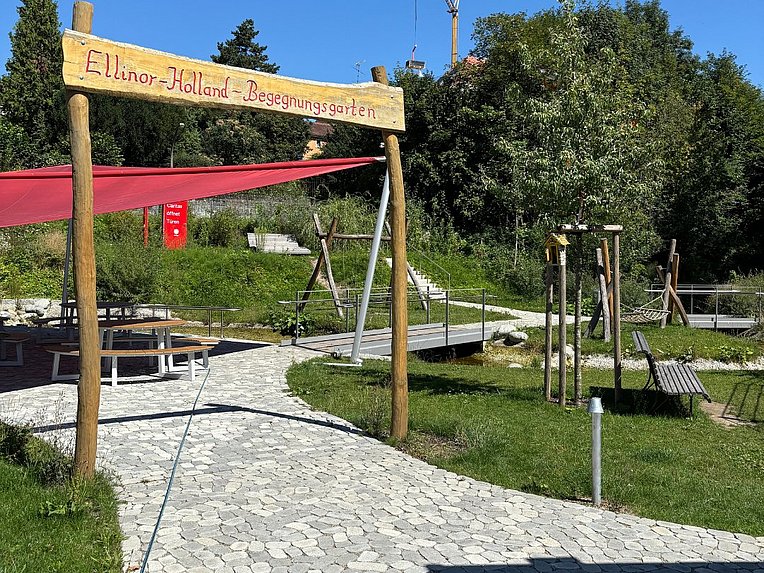 Barrierefreier Garten zum Spielen 