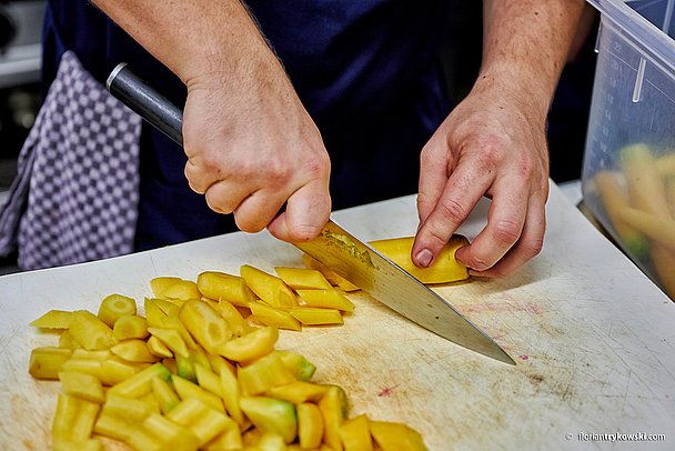 Regionale Zutaten in Bayerisch-Schwabens Wirtshaus zubereiten