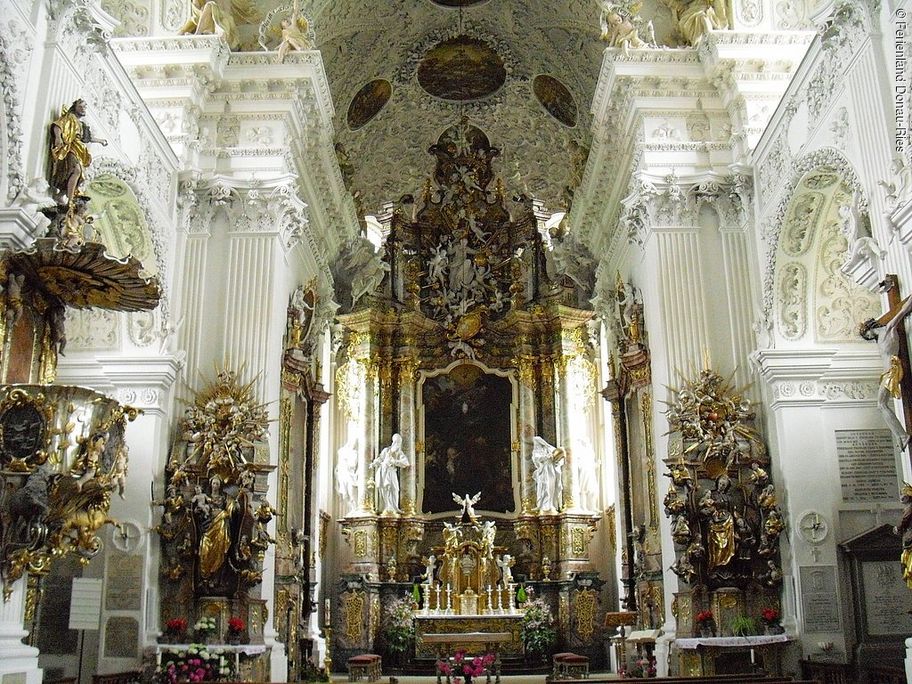 7751017_klosterkirche-holzen-innenansicht.jpg