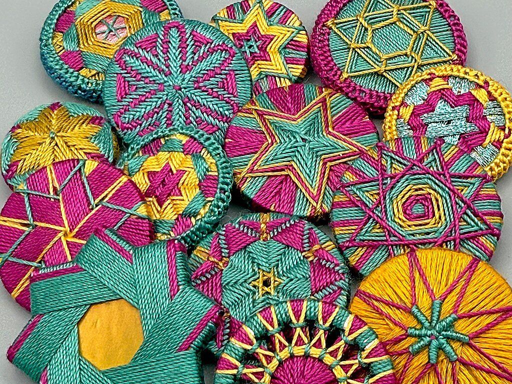 Ein Himmel voller Sterne | Posamenten- und Zwirnknöpfe mit Sternmotiven