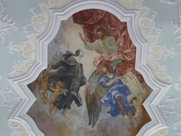 17101799_deckengemaelde-stadtpfarrkirche-st-walburga.jpg