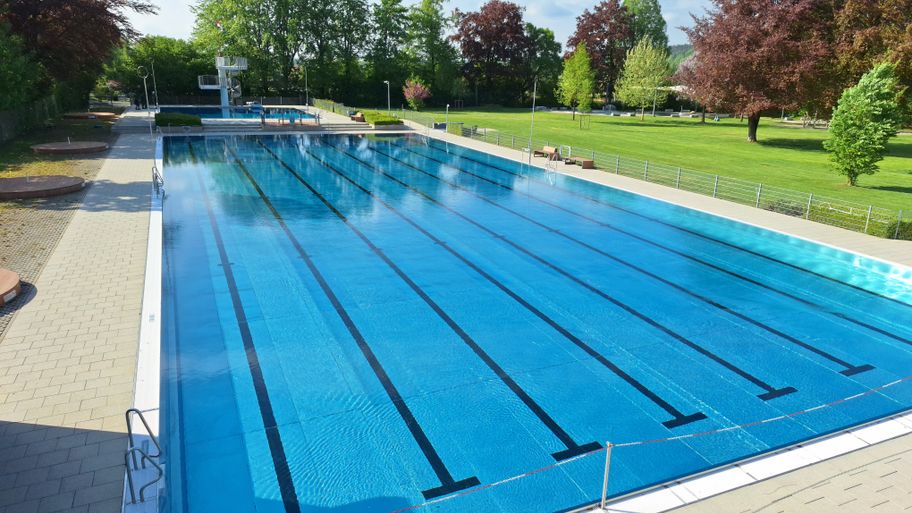 Freibad_©Stadt_Burgau.jpg