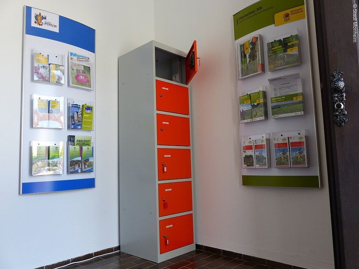 14479601_bild-indoor-ladeschrank-tourist-info-monheim.jpg