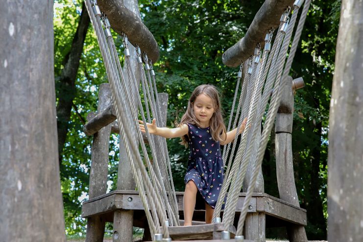 Niedrigseilgarten, Luitpoldpark, Spielplatz, Kind, Mädchen, Freizeit_Schwabmünchen_Julia Pietsch (5).jpg